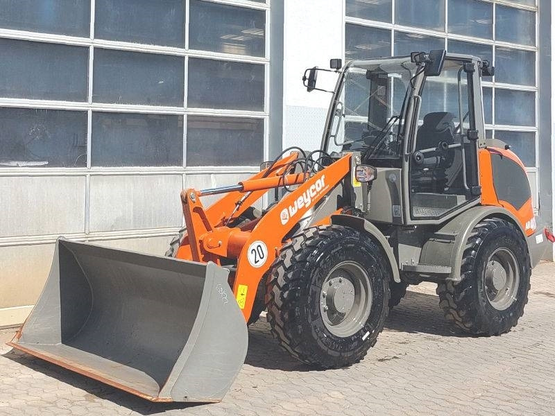 Atlas AR 400 - Liukuohjattu kuormaaja: kuva Atlas AR 400 - Liukuohjattu kuormaaja Atlas AR 400 - Liukuohjattu kuormaaja: kuva Atlas AR 400 - Liukuohjattu kuormaaja