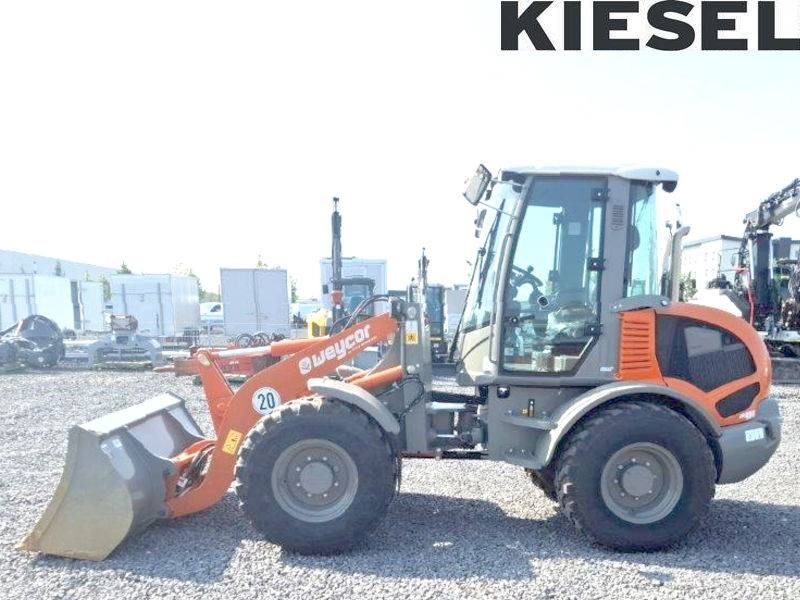 Atlas AR 480 - Liukuohjattu kuormaaja: kuva Atlas AR 480 - Liukuohjattu kuormaaja Atlas AR 480 - Liukuohjattu kuormaaja: kuva Atlas AR 480 - Liukuohjattu kuormaaja