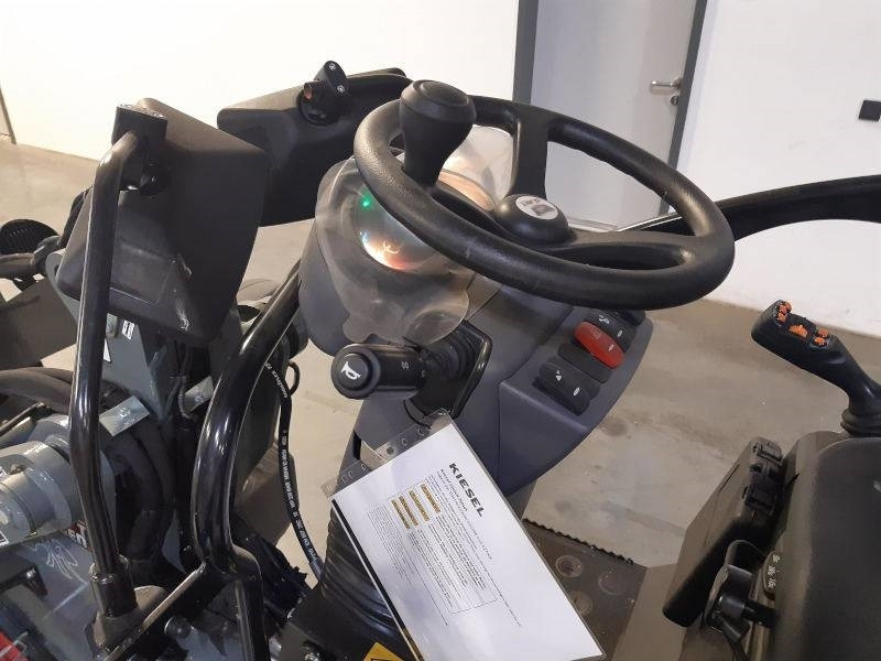 Giant G 2200 E X-Tra Elektro / electric - Liukuohjattu kuormaaja: kuva Giant G 2200 E X-Tra Elektro / electric - Liukuohjattu kuormaaja Giant G 2200 E X-Tra Elektro / electric - Liukuohjattu kuormaaja: kuva Giant G 2200 E X-Tra Elektro / electric - Liukuohjattu kuormaaja