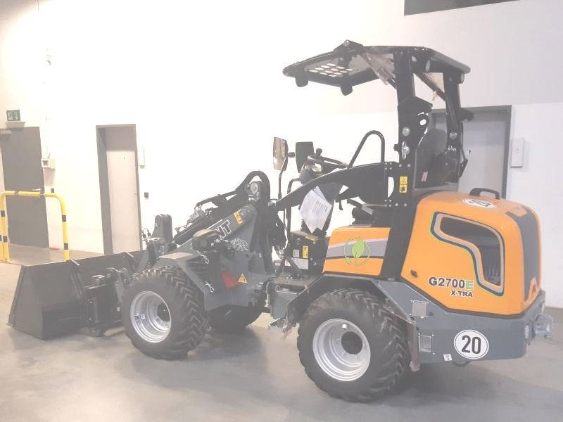 Giant G 2700 E X-Tra Elektro / electric - Liukuohjattu kuormaaja: kuva Giant G 2700 E X-Tra Elektro / electric - Liukuohjattu kuormaaja Giant G 2700 E X-Tra Elektro / electric - Liukuohjattu kuormaaja: kuva Giant G 2700 E X-Tra Elektro / electric - Liukuohjattu kuormaaja