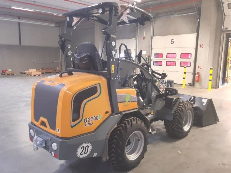 Giant G 2700 E X-Tra Elektro / electric - Liukuohjattu kuormaaja: kuva Giant G 2700 E X-Tra Elektro / electric - Liukuohjattu kuormaaja Giant G 2700 E X-Tra Elektro / electric - Liukuohjattu kuormaaja: kuva Giant G 2700 E X-Tra Elektro / electric - Liukuohjattu kuormaaja