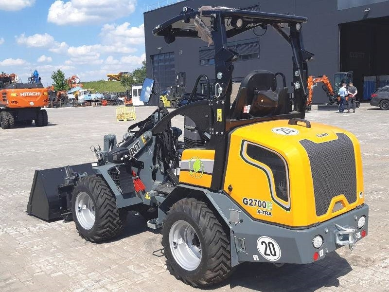 Giant G 2700 E X-Tra Elektro / electric - Liukuohjattu kuormaaja: kuva Giant G 2700 E X-Tra Elektro / electric - Liukuohjattu kuormaaja Giant G 2700 E X-Tra Elektro / electric - Liukuohjattu kuormaaja: kuva Giant G 2700 E X-Tra Elektro / electric - Liukuohjattu kuormaaja