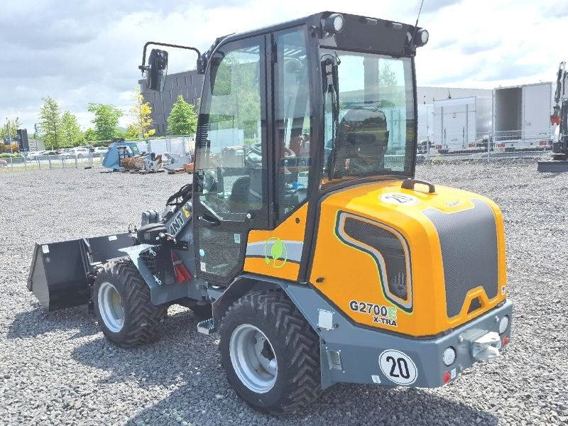 Giant G 2700 E X-Tra Elektro / electric - Liukuohjattu kuormaaja: kuva Giant G 2700 E X-Tra Elektro / electric - Liukuohjattu kuormaaja Giant G 2700 E X-Tra Elektro / electric - Liukuohjattu kuormaaja: kuva Giant G 2700 E X-Tra Elektro / electric - Liukuohjattu kuormaaja