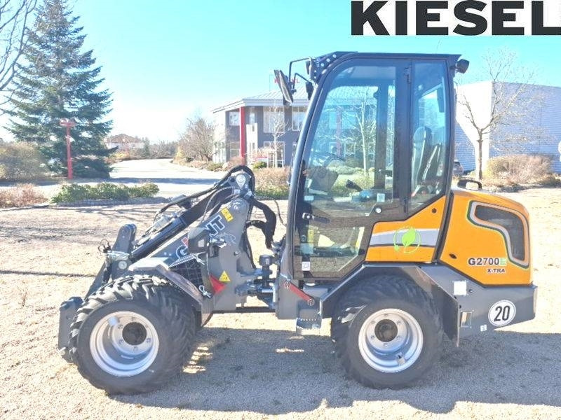 Giant G 2700 E X-Tra Elektro / electric - Liukuohjattu kuormaaja: kuva Giant G 2700 E X-Tra Elektro / electric - Liukuohjattu kuormaaja Giant G 2700 E X-Tra Elektro / electric - Liukuohjattu kuormaaja: kuva Giant G 2700 E X-Tra Elektro / electric - Liukuohjattu kuormaaja