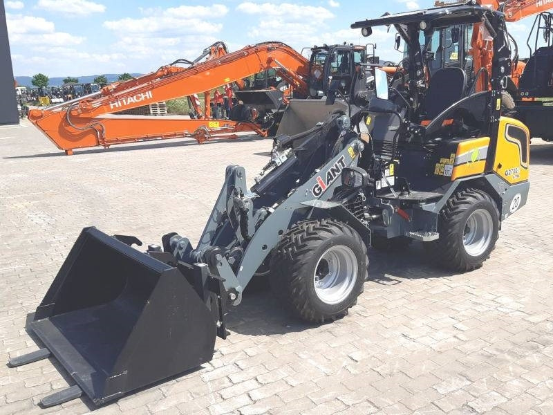 Giant G 2700 E X-Tra Elektro / electric - Liukuohjattu kuormaaja: kuva Giant G 2700 E X-Tra Elektro / electric - Liukuohjattu kuormaaja Giant G 2700 E X-Tra Elektro / electric - Liukuohjattu kuormaaja: kuva Giant G 2700 E X-Tra Elektro / electric - Liukuohjattu kuormaaja