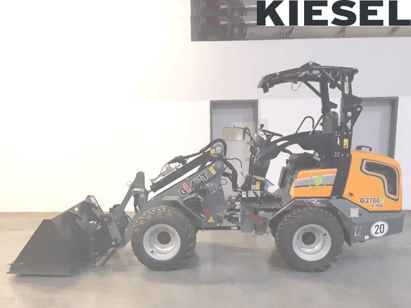 Giant G 2700 E X-Tra Elektro / electric - Liukuohjattu kuormaaja: kuva Giant G 2700 E X-Tra Elektro / electric - Liukuohjattu kuormaaja Giant G 2700 E X-Tra Elektro / electric - Liukuohjattu kuormaaja: kuva Giant G 2700 E X-Tra Elektro / electric - Liukuohjattu kuormaaja