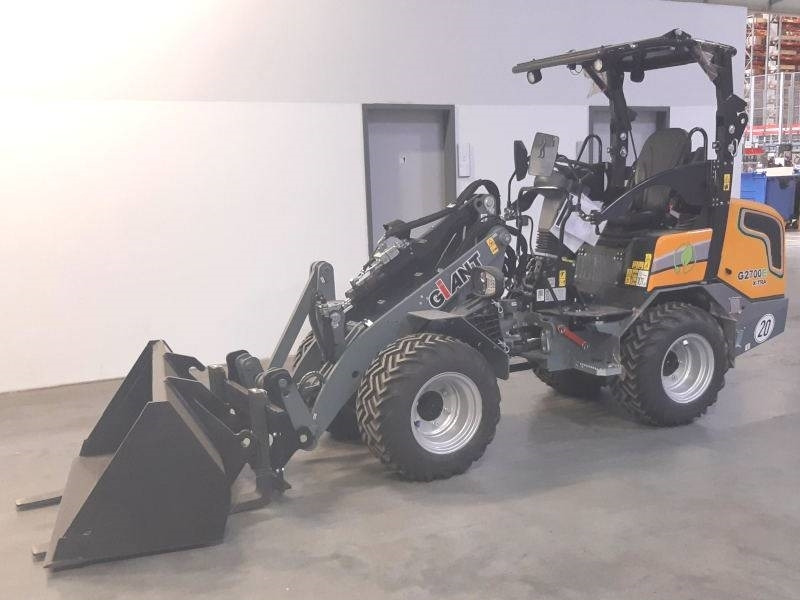 Giant G 2700 E X-Tra Elektro / electric - Liukuohjattu kuormaaja: kuva Giant G 2700 E X-Tra Elektro / electric - Liukuohjattu kuormaaja Giant G 2700 E X-Tra Elektro / electric - Liukuohjattu kuormaaja: kuva Giant G 2700 E X-Tra Elektro / electric - Liukuohjattu kuormaaja