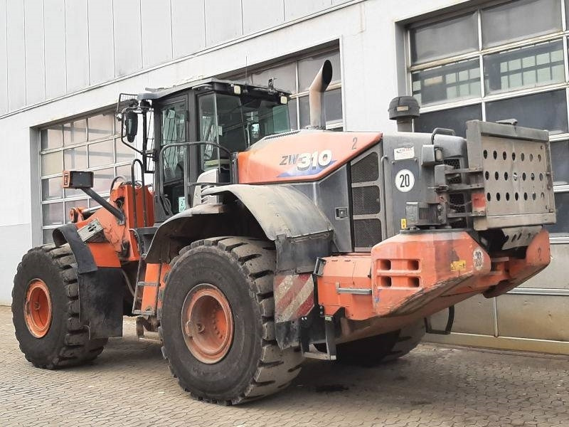 Hitachi ZW 310-6 - Pyöräkuormaaja: kuva Hitachi ZW 310-6 - Pyöräkuormaaja Hitachi ZW 310-6 - Pyöräkuormaaja: kuva Hitachi ZW 310-6 - Pyöräkuormaaja
