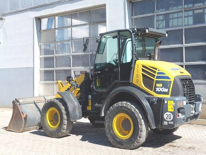 Komatsu WA 100 M-7 - Liukuohjattu kuormaaja: kuva Komatsu WA 100 M-7 - Liukuohjattu kuormaaja Komatsu WA 100 M-7 - Liukuohjattu kuormaaja: kuva Komatsu WA 100 M-7 - Liukuohjattu kuormaaja
