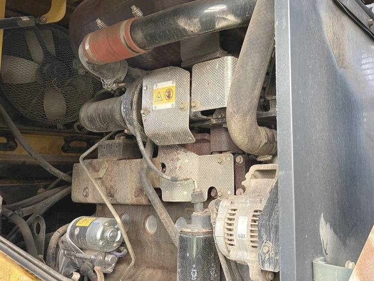 Komatsu WA 200 PT-5 - Pyöräkuormaaja: kuva Komatsu WA 200 PT-5 - Pyöräkuormaaja Komatsu WA 200 PT-5 - Pyöräkuormaaja: kuva Komatsu WA 200 PT-5 - Pyöräkuormaaja