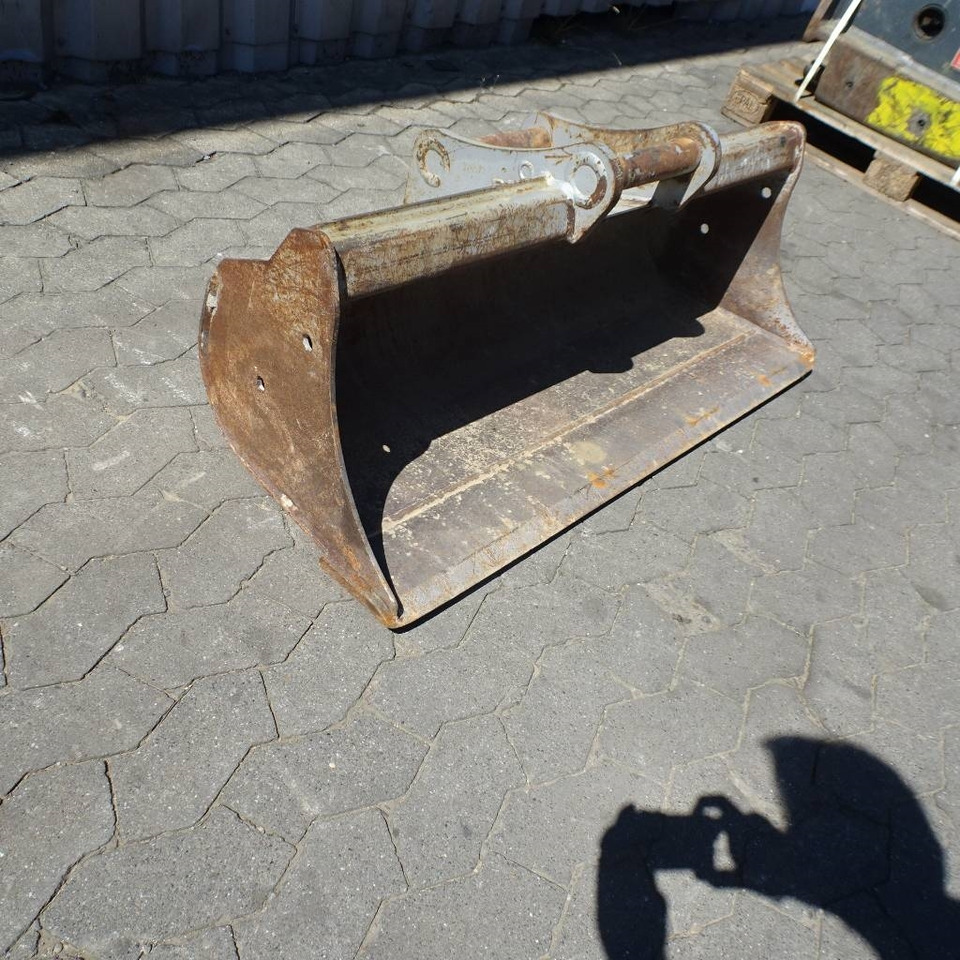 Winkelbauer Grabenräumlöffel starr 1200mm - Kaivinkoneen kauha: kuva Winkelbauer Grabenräumlöffel starr 1200mm - Kaivinkoneen kauha Winkelbauer Grabenräumlöffel starr 1200mm - Kaivinkoneen kauha: kuva Winkelbauer Grabenräumlöffel starr 1200mm - Kaivinkoneen kauha