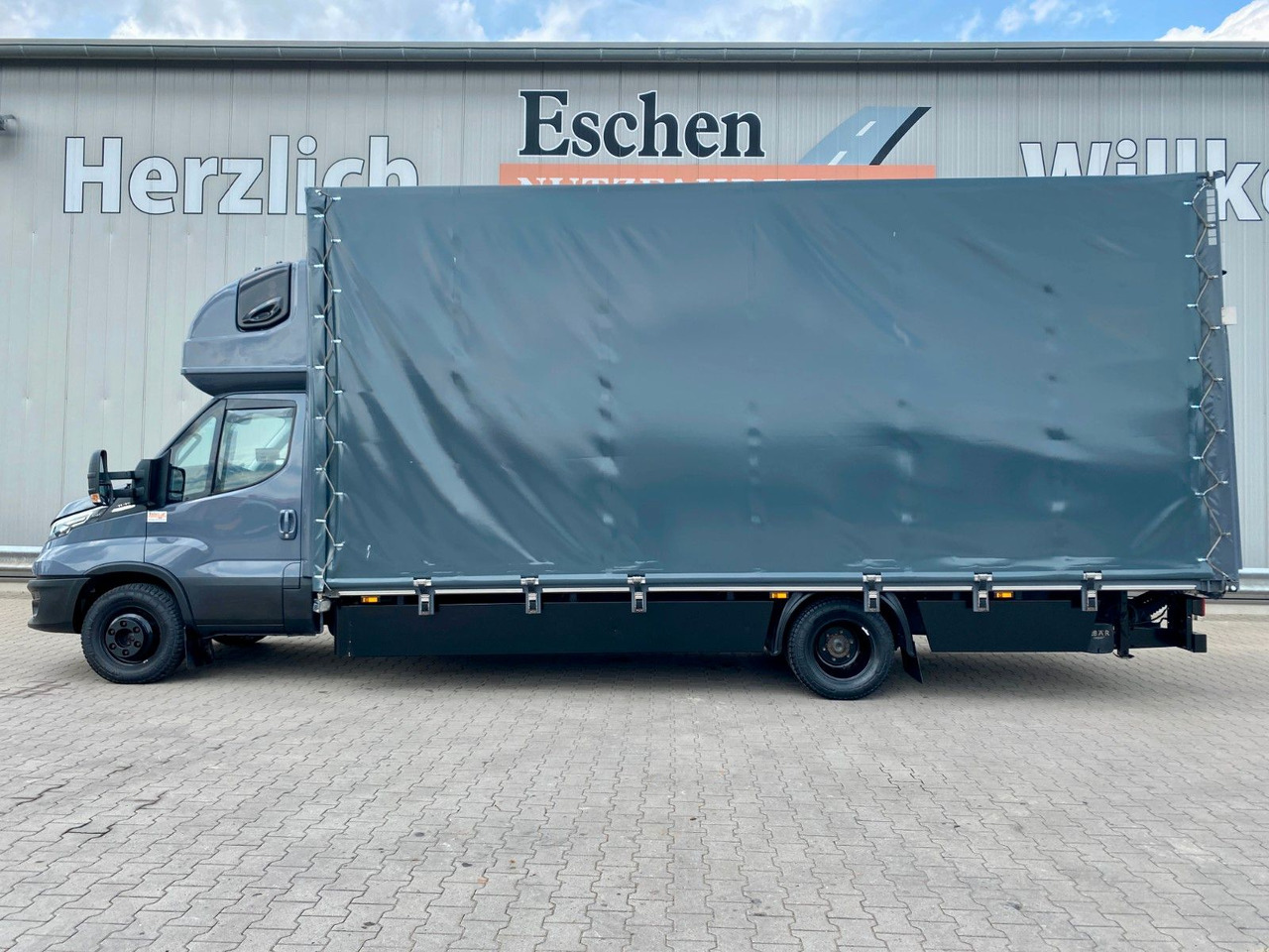 Iveco Daily Hi-Matic 70 C 21 Topsleeper | LBW 1,00to. - Pressukapelli tavara-auto: kuva Iveco Daily Hi-Matic 70 C 21 Topsleeper | LBW 1,00to. - Pressukapelli tavara-auto Iveco Daily Hi-Matic 70 C 21 Topsleeper | LBW 1,00to. - Pressukapelli tavara-auto: kuva Iveco Daily Hi-Matic 70 C 21 Topsleeper | LBW 1,00to. - Pressukapelli tavara-auto
