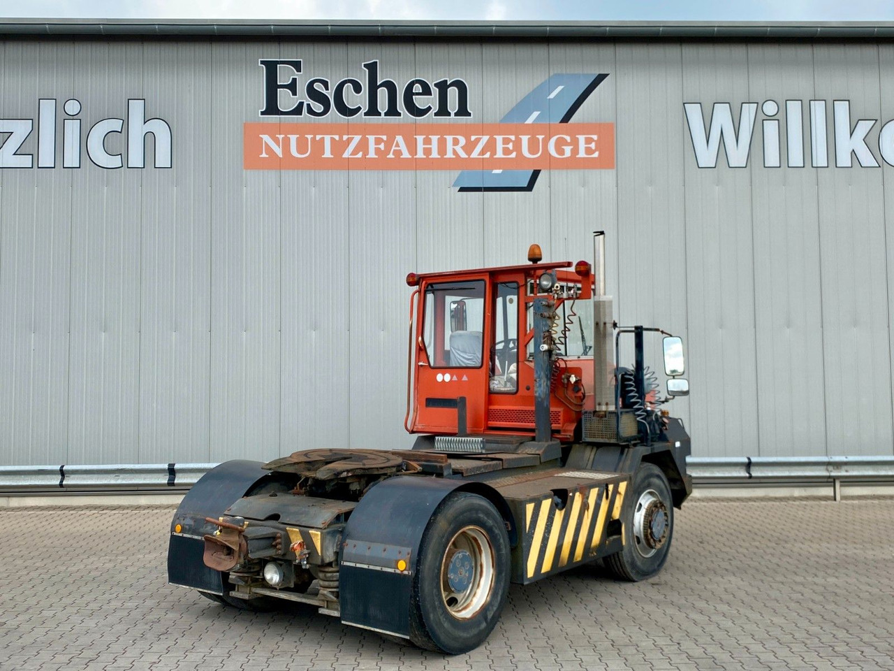 Terberg RT20 4x4 Rangierfahrzeug | Automatik - Kuorma-auto: kuva Terberg RT20 4x4 Rangierfahrzeug | Automatik - Kuorma-auto Terberg RT20 4x4 Rangierfahrzeug | Automatik - Kuorma-auto: kuva Terberg RT20 4x4 Rangierfahrzeug | Automatik - Kuorma-auto