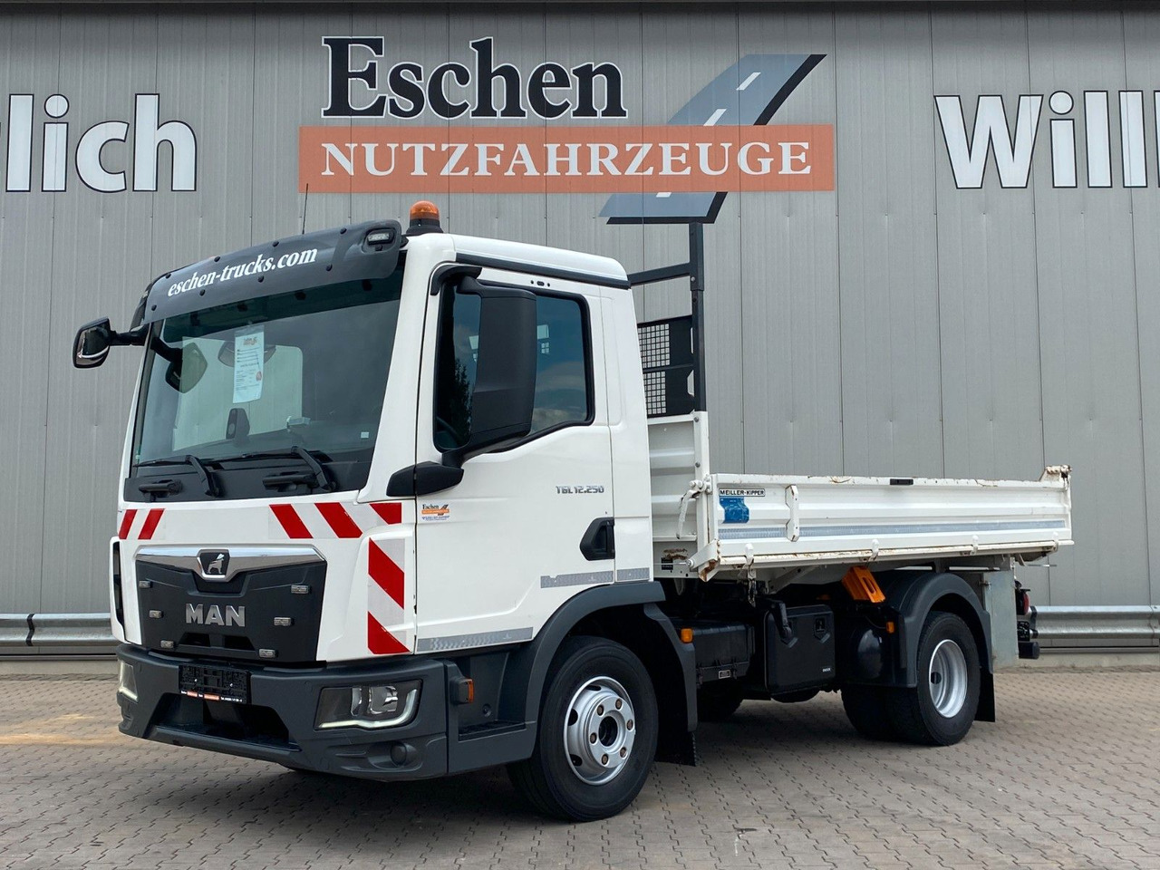 MAN TGL 12.250 | MEILLER*3x Sitze*Navi*2x AHK*Blatt - Kippiauto kuorma-auto: kuva MAN TGL 12.250 | MEILLER*3x Sitze*Navi*2x AHK*Blatt - Kippiauto kuorma-auto MAN TGL 12.250 | MEILLER*3x Sitze*Navi*2x AHK*Blatt - Kippiauto kuorma-auto: kuva MAN TGL 12.250 | MEILLER*3x Sitze*Navi*2x AHK*Blatt - Kippiauto kuorma-auto