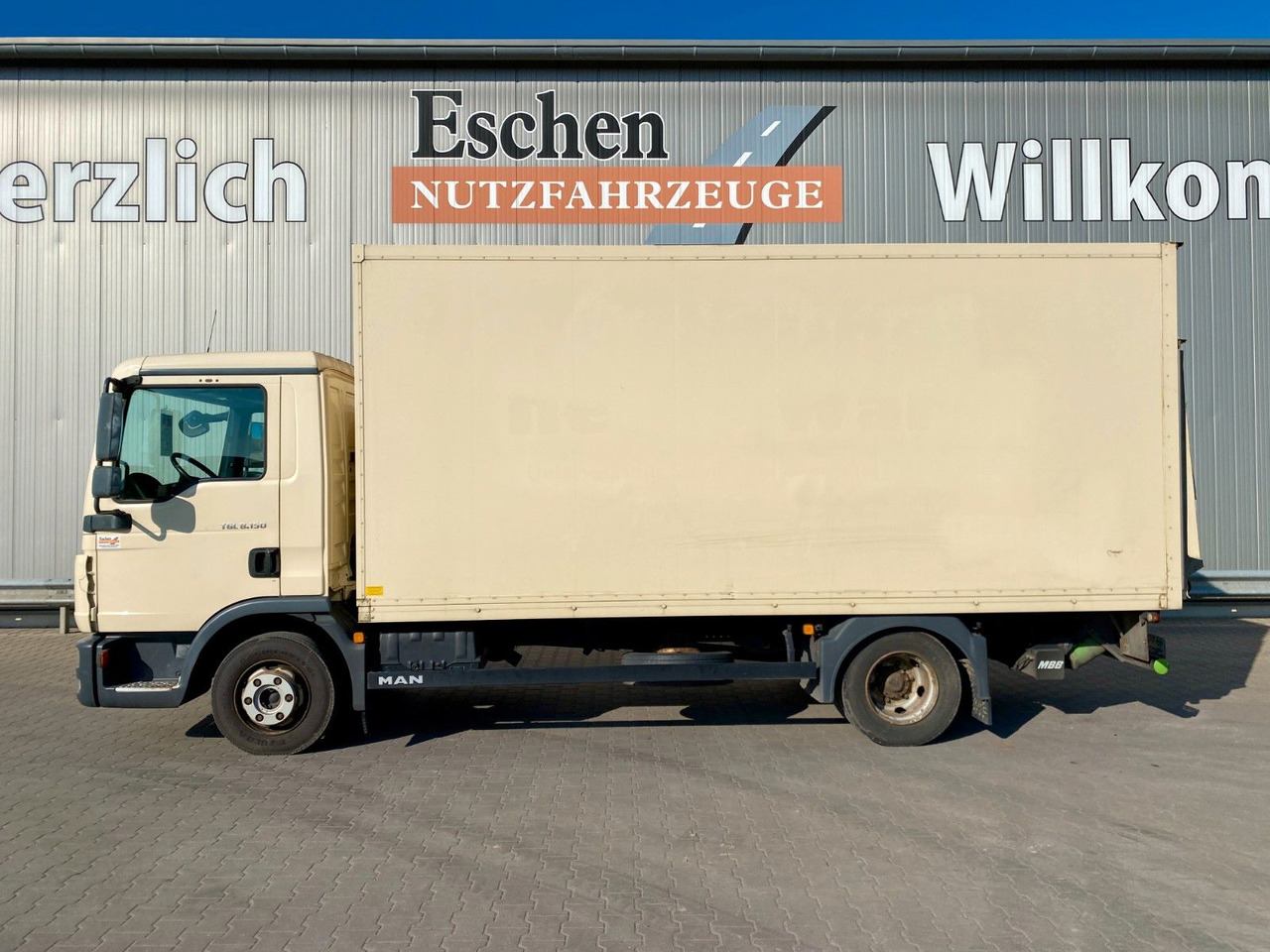 MAN TGL 8.150 Blatt/Blatt*5,5mKoffer*LBW*Seitentür MAN TGL 8.150 Blatt/Blatt*5,5mKoffer*LBW*Seitentür - Umpikori kuorma-auto: kuva MAN TGL 8.150 Blatt/Blatt*5,5mKoffer*LBW*Seitentür MAN TGL 8.150 Blatt/Blatt*5,5mKoffer*LBW*Seitentür - Umpikori kuorma-auto MAN TGL 8.150 Blatt/Blatt*5,5mKoffer*LBW*Seitentür MAN TGL 8.150 Blatt/Blatt*5,5mKoffer*LBW*Seitentür - Umpikori kuorma-auto: kuva MAN TGL 8.150 Blatt/Blatt*5,5mKoffer*LBW*Seitentür MAN TGL 8.150 Blatt/Blatt*5,5mKoffer*LBW*Seitentür - Umpikori kuorma-auto