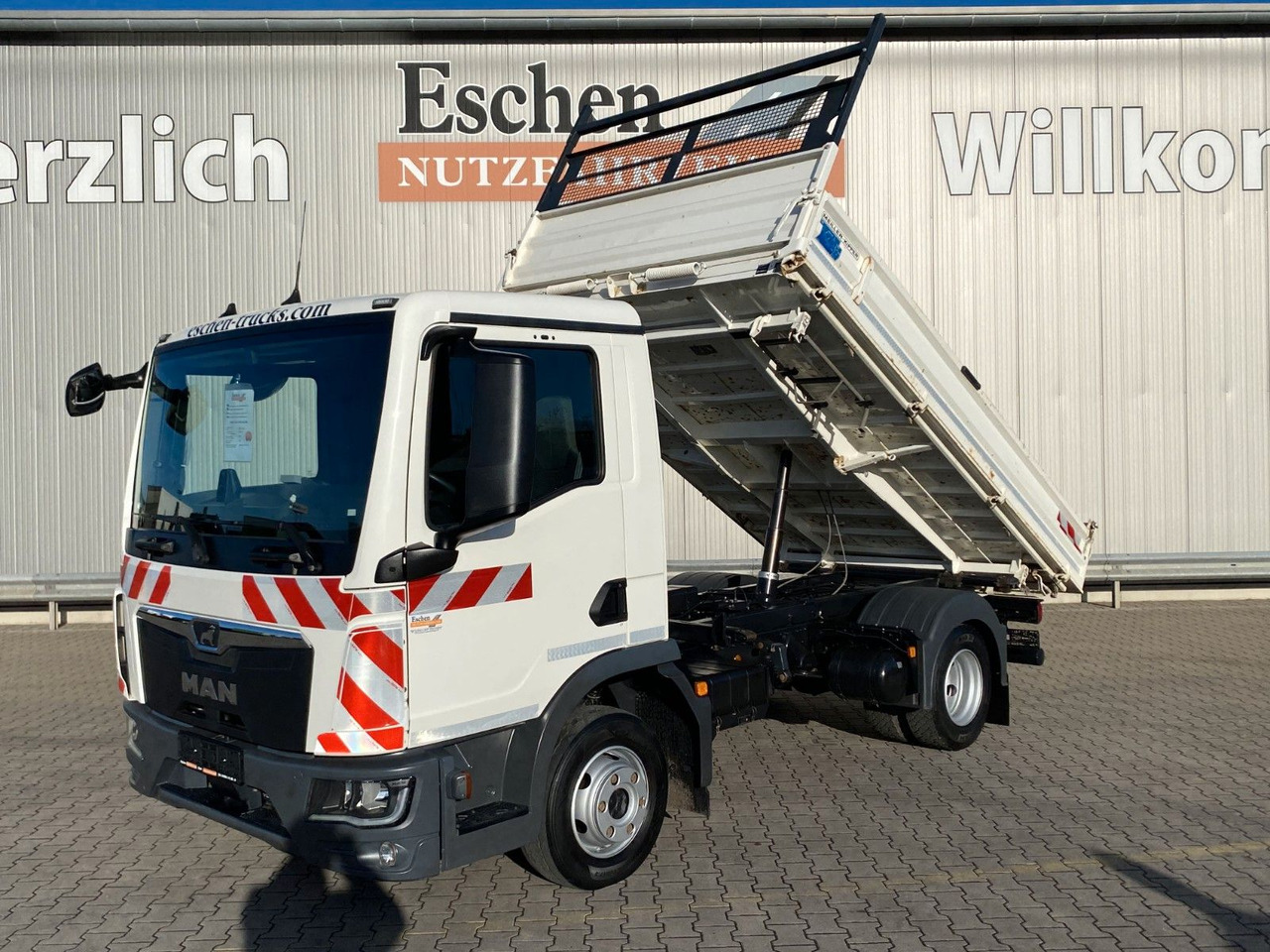MAN TGL 8.220 BB | MEILLER*3xSitze*Klima*Navi*2x AHK - Kippilava-auto: kuva MAN TGL 8.220 BB | MEILLER*3xSitze*Klima*Navi*2x AHK - Kippilava-auto MAN TGL 8.220 BB | MEILLER*3xSitze*Klima*Navi*2x AHK - Kippilava-auto: kuva MAN TGL 8.220 BB | MEILLER*3xSitze*Klima*Navi*2x AHK - Kippilava-auto
