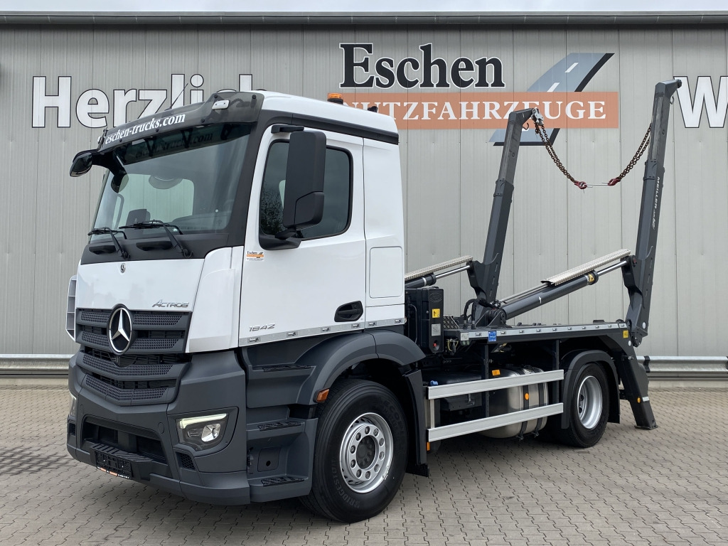 Mercedes-Benz 1842 L Actros - Nostovarsi-vaihtolavakuorma kuorma-auto: kuva Mercedes-Benz 1842 L Actros - Nostovarsi-vaihtolavakuorma kuorma-auto Mercedes-Benz 1842 L Actros - Nostovarsi-vaihtolavakuorma kuorma-auto: kuva Mercedes-Benz 1842 L Actros - Nostovarsi-vaihtolavakuorma kuorma-auto