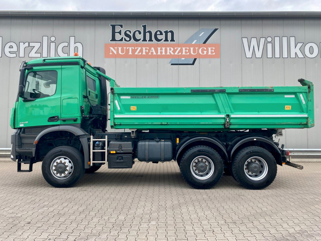 Mercedes-Benz Arocs 3345 6x6 | MEILLER*Bordmatik*Blatt*AHK+Oel - Kippiauto kuorma-auto: kuva Mercedes-Benz Arocs 3345 6x6 | MEILLER*Bordmatik*Blatt*AHK+Oel - Kippiauto kuorma-auto Mercedes-Benz Arocs 3345 6x6 | MEILLER*Bordmatik*Blatt*AHK+Oel - Kippiauto kuorma-auto: kuva Mercedes-Benz Arocs 3345 6x6 | MEILLER*Bordmatik*Blatt*AHK+Oel - Kippiauto kuorma-auto