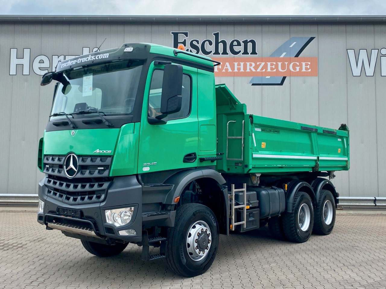 Mercedes-Benz Arocs 3345 6x6 | MEILLER*Bordmatik*Blatt*AHK+Oel - Kippiauto kuorma-auto: kuva Mercedes-Benz Arocs 3345 6x6 | MEILLER*Bordmatik*Blatt*AHK+Oel - Kippiauto kuorma-auto Mercedes-Benz Arocs 3345 6x6 | MEILLER*Bordmatik*Blatt*AHK+Oel - Kippiauto kuorma-auto: kuva Mercedes-Benz Arocs 3345 6x6 | MEILLER*Bordmatik*Blatt*AHK+Oel - Kippiauto kuorma-auto