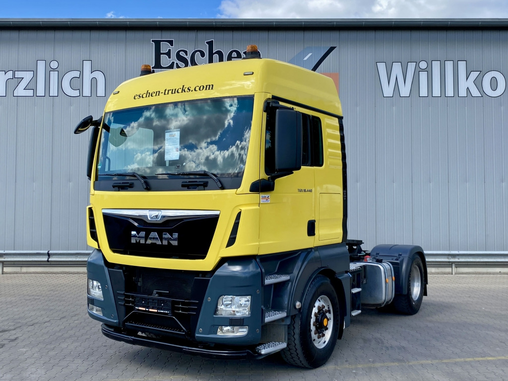 MAN TGX 18.440 4x4 H BLS - Vetopöytäauto: kuva MAN TGX 18.440 4x4 H BLS - Vetopöytäauto MAN TGX 18.440 4x4 H BLS - Vetopöytäauto: kuva MAN TGX 18.440 4x4 H BLS - Vetopöytäauto
