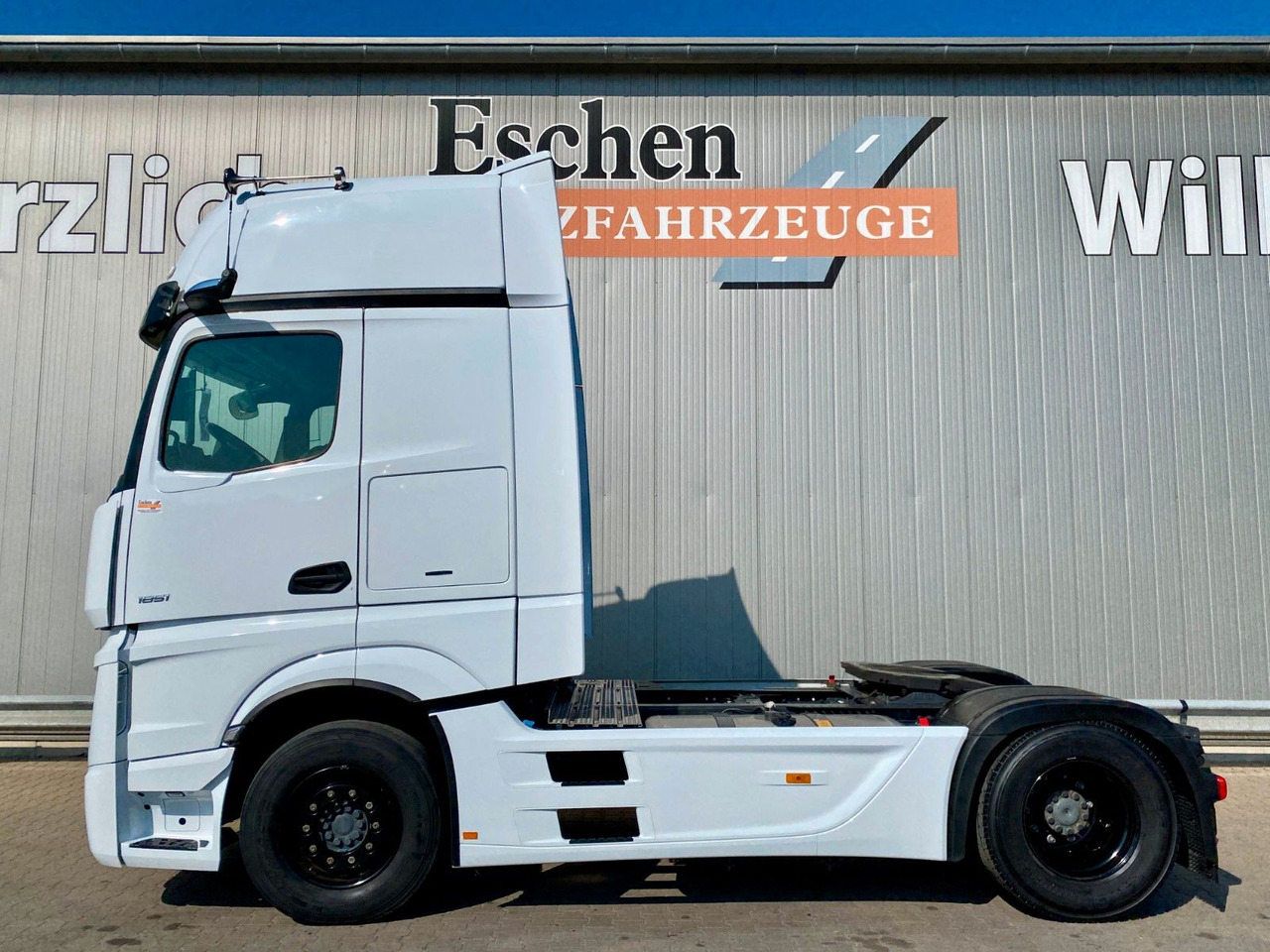 Mercedes-Benz 1851 Actros | GigaSpace*Navi*Retarder*Mirror Cam - Vetopöytäauto: kuva Mercedes-Benz 1851 Actros | GigaSpace*Navi*Retarder*Mirror Cam - Vetopöytäauto Mercedes-Benz 1851 Actros | GigaSpace*Navi*Retarder*Mirror Cam - Vetopöytäauto: kuva Mercedes-Benz 1851 Actros | GigaSpace*Navi*Retarder*Mirror Cam - Vetopöytäauto