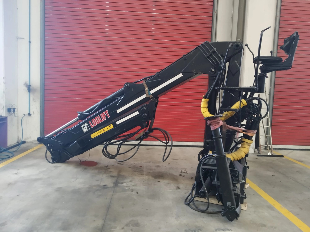 Grúa LOGLIFT 120S79R - Kappaletavaranosturi - Kuorma-auto: kuva Grúa LOGLIFT 120S79R - Kappaletavaranosturi - Kuorma-auto Grúa LOGLIFT 120S79R - Kappaletavaranosturi - Kuorma-auto: kuva Grúa LOGLIFT 120S79R - Kappaletavaranosturi - Kuorma-auto