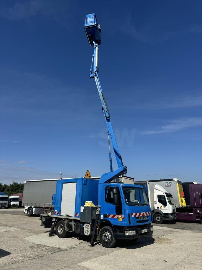 Itsekulkevat henkilönostimet Iveco Eurocargo 100E18: kuva Itsekulkevat henkilönostimet Iveco Eurocargo 100E18
