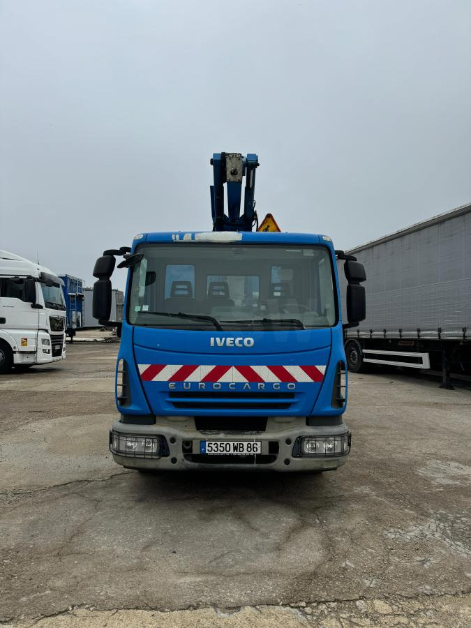 Iveco Eurocargo 100E18 - Itsekulkevat henkilönostimet: kuva Iveco Eurocargo 100E18 - Itsekulkevat henkilönostimet Iveco Eurocargo 100E18 - Itsekulkevat henkilönostimet: kuva Iveco Eurocargo 100E18 - Itsekulkevat henkilönostimet
