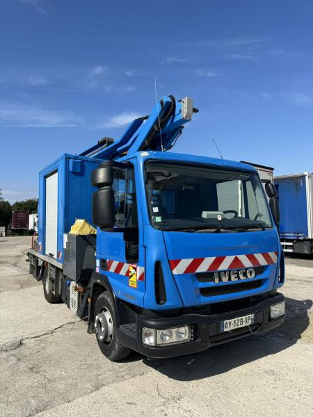 Iveco Eurocargo 100E18 - Itsekulkevat henkilönostimet: kuva Iveco Eurocargo 100E18 - Itsekulkevat henkilönostimet Iveco Eurocargo 100E18 - Itsekulkevat henkilönostimet: kuva Iveco Eurocargo 100E18 - Itsekulkevat henkilönostimet