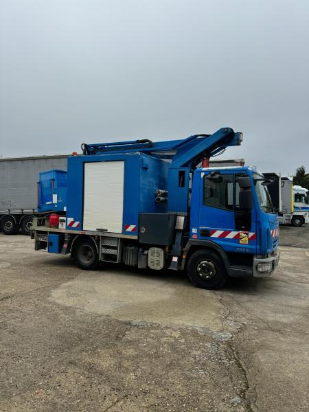 Iveco Eurocargo 100E19 - Itsekulkevat henkilönostimet: kuva Iveco Eurocargo 100E19 - Itsekulkevat henkilönostimet Iveco Eurocargo 100E19 - Itsekulkevat henkilönostimet: kuva Iveco Eurocargo 100E19 - Itsekulkevat henkilönostimet