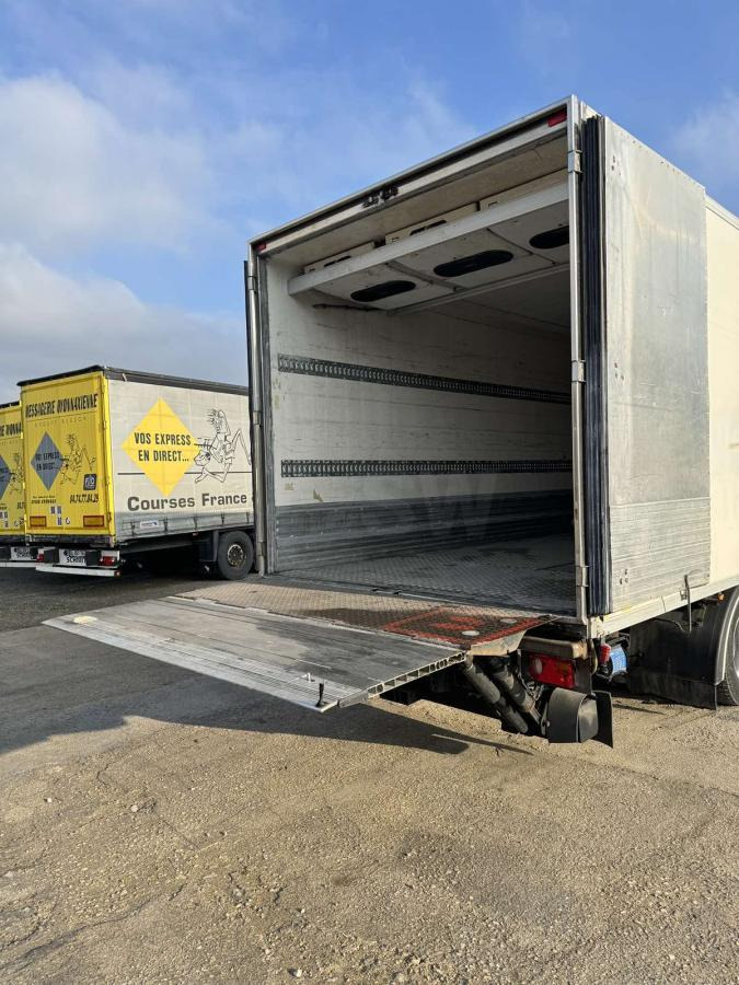Iveco Eurocargo 160E30 - Refrigeraattori kuorma-auto: kuva Iveco Eurocargo 160E30 - Refrigeraattori kuorma-auto Iveco Eurocargo 160E30 - Refrigeraattori kuorma-auto: kuva Iveco Eurocargo 160E30 - Refrigeraattori kuorma-auto
