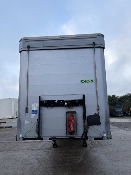 Kögel - Pressukapellipuoliperävaunu: kuva Kögel - Pressukapellipuoliperävaunu Kögel - Pressukapellipuoliperävaunu: kuva Kögel - Pressukapellipuoliperävaunu