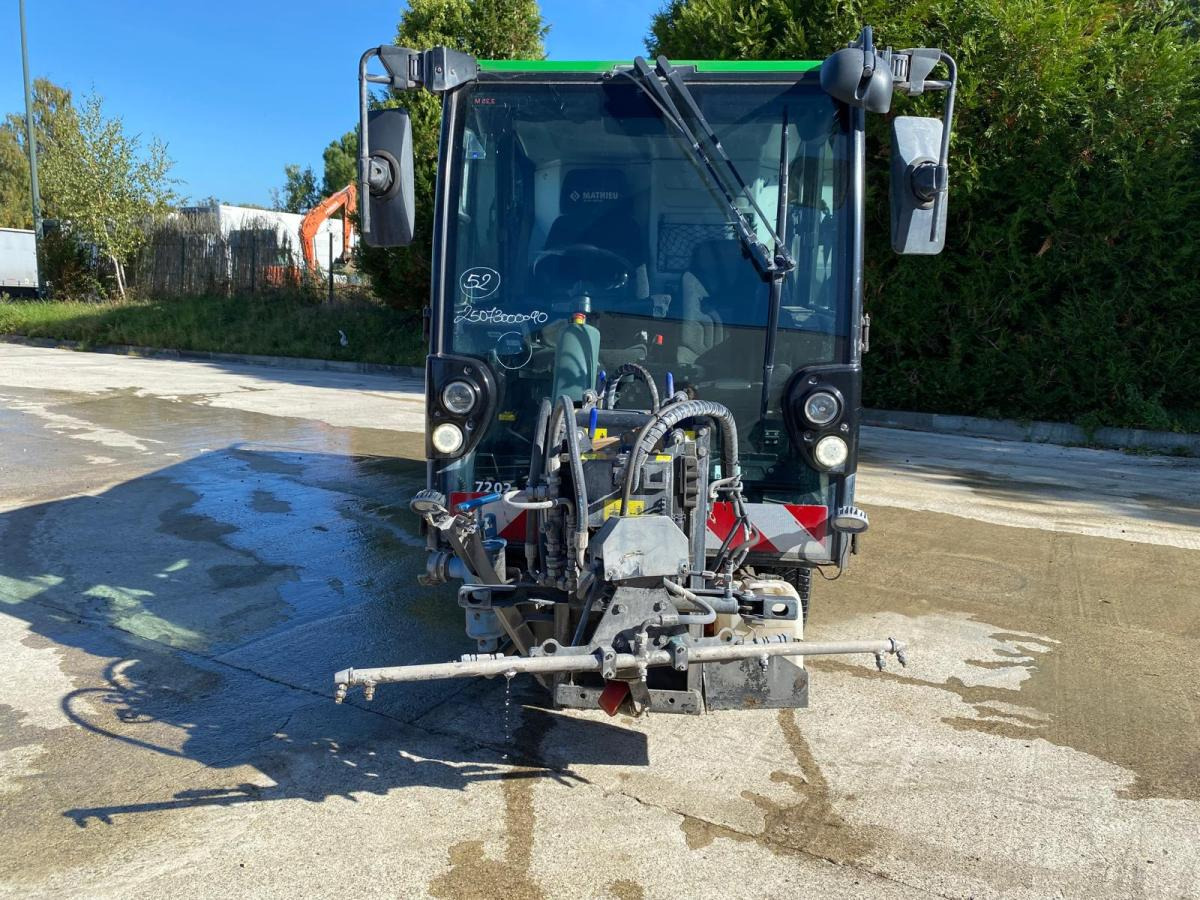 Mathieu Azura MC210 - Lakaisuauto: kuva Mathieu Azura MC210 - Lakaisuauto Mathieu Azura MC210 - Lakaisuauto: kuva Mathieu Azura MC210 - Lakaisuauto