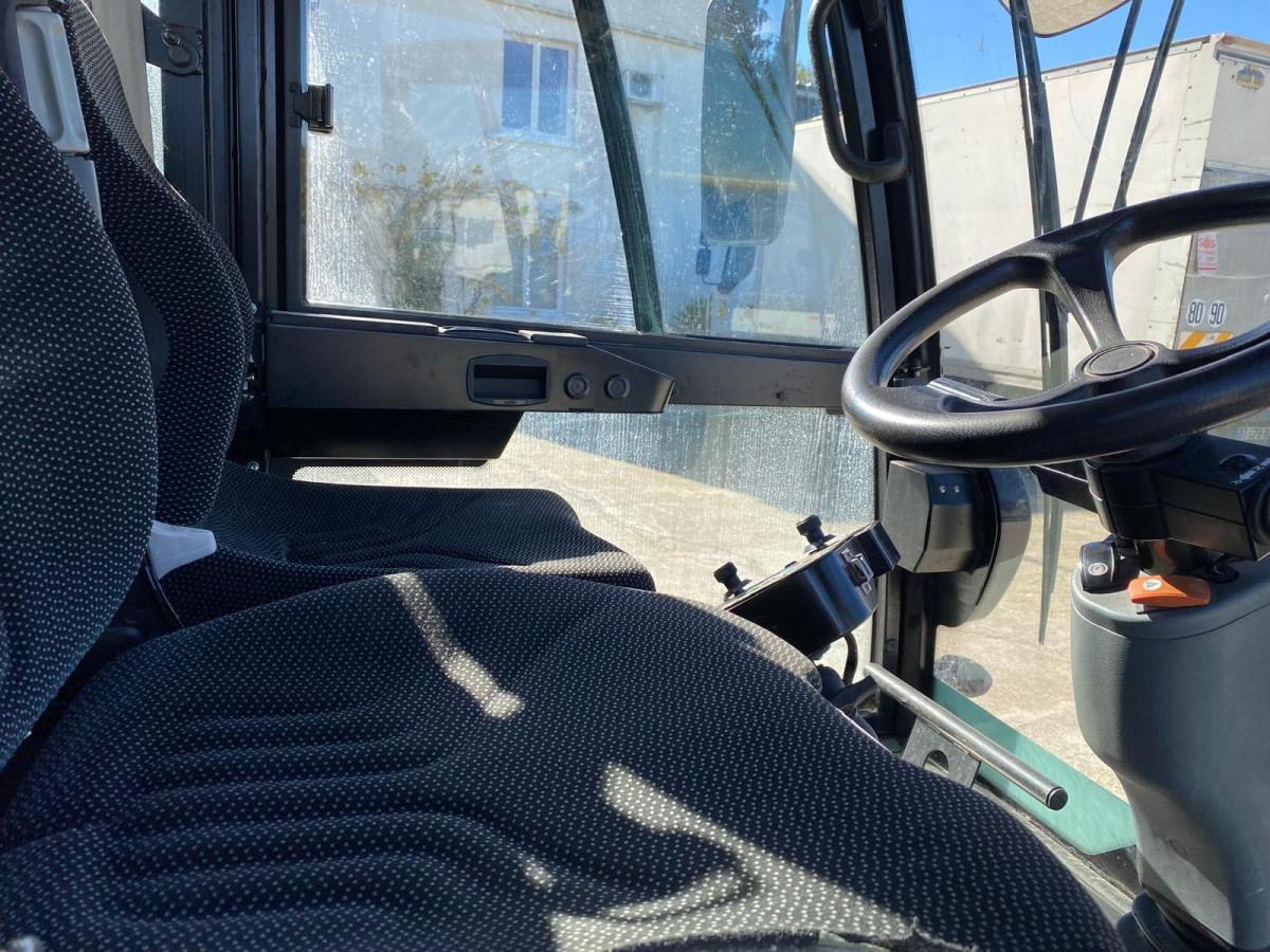 Mathieu Azura MC210 - Lakaisuauto: kuva Mathieu Azura MC210 - Lakaisuauto Mathieu Azura MC210 - Lakaisuauto: kuva Mathieu Azura MC210 - Lakaisuauto