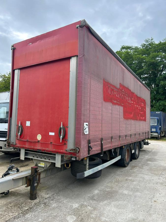 Samro - Pressukapelliperävaunu: kuva Samro - Pressukapelliperävaunu Samro - Pressukapelliperävaunu: kuva Samro - Pressukapelliperävaunu