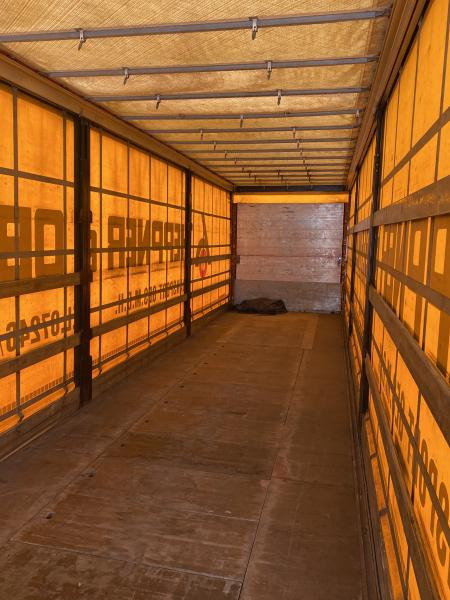 Schwarzmüller - Pressukapellipuoliperävaunu: kuva Schwarzmüller - Pressukapellipuoliperävaunu Schwarzmüller - Pressukapellipuoliperävaunu: kuva Schwarzmüller - Pressukapellipuoliperävaunu