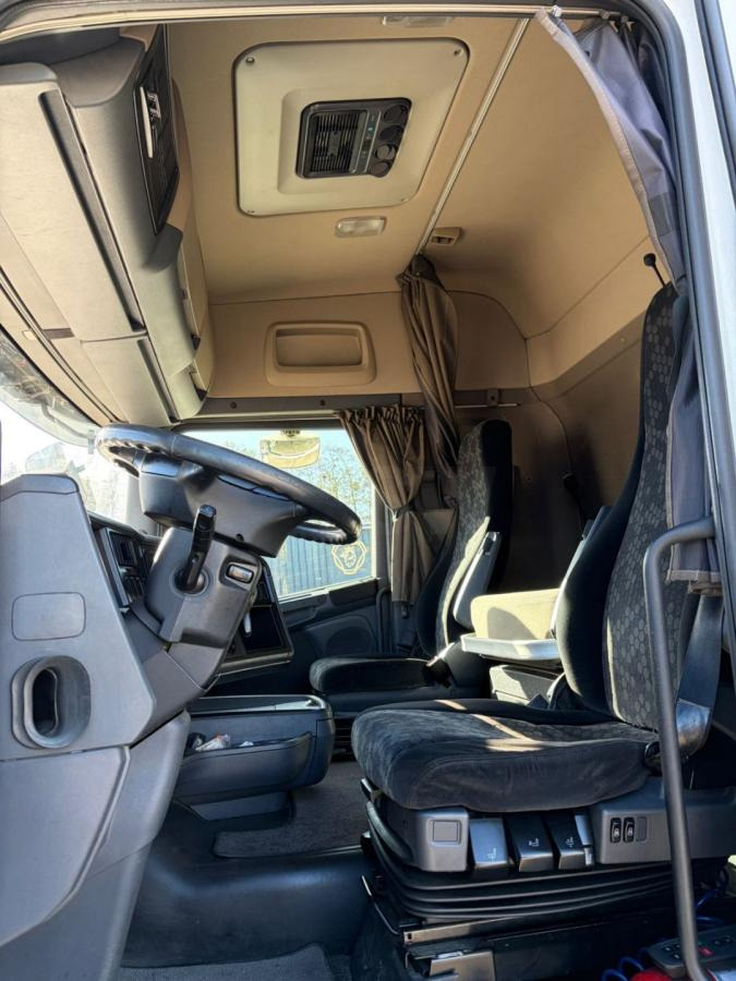 Scania R 490 - Vetopöytäauto: kuva Scania R 490 - Vetopöytäauto Scania R 490 - Vetopöytäauto: kuva Scania R 490 - Vetopöytäauto