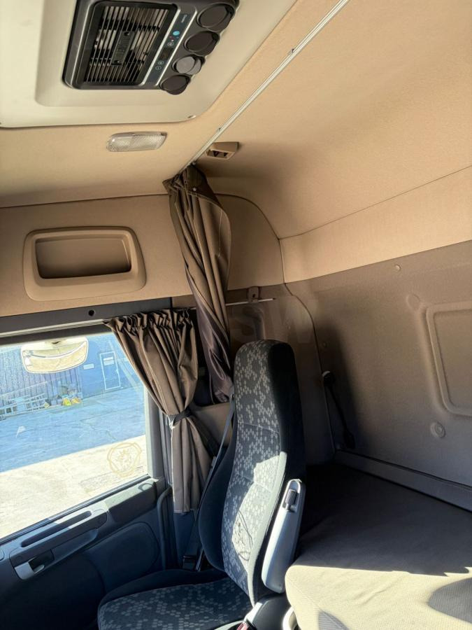 Scania R 490 - Vetopöytäauto: kuva Scania R 490 - Vetopöytäauto Scania R 490 - Vetopöytäauto: kuva Scania R 490 - Vetopöytäauto