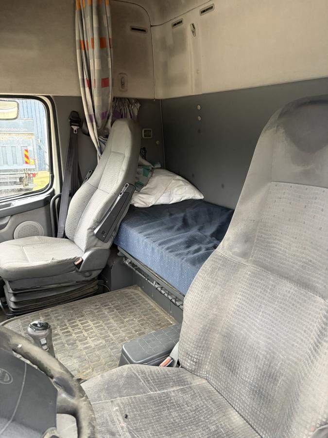 Volvo FH12 380 - Vetopöytäauto: kuva Volvo FH12 380 - Vetopöytäauto Volvo FH12 380 - Vetopöytäauto: kuva Volvo FH12 380 - Vetopöytäauto