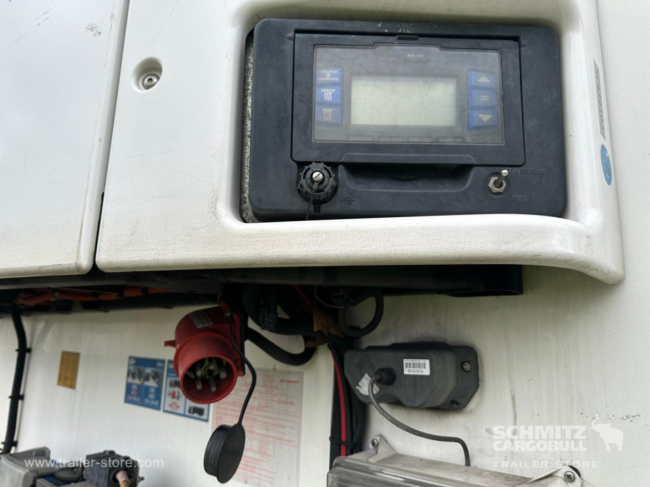 LAMBERET Reefer Multitemp - Isoterminen puoliperävaunu: kuva LAMBERET Reefer Multitemp - Isoterminen puoliperävaunu LAMBERET Reefer Multitemp - Isoterminen puoliperävaunu: kuva LAMBERET Reefer Multitemp - Isoterminen puoliperävaunu