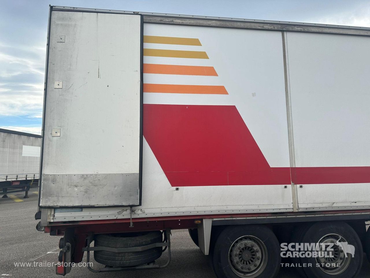 Reefer Standard - Isoterminen puoliperävaunu: kuva Reefer Standard - Isoterminen puoliperävaunu Reefer Standard - Isoterminen puoliperävaunu: kuva Reefer Standard - Isoterminen puoliperävaunu