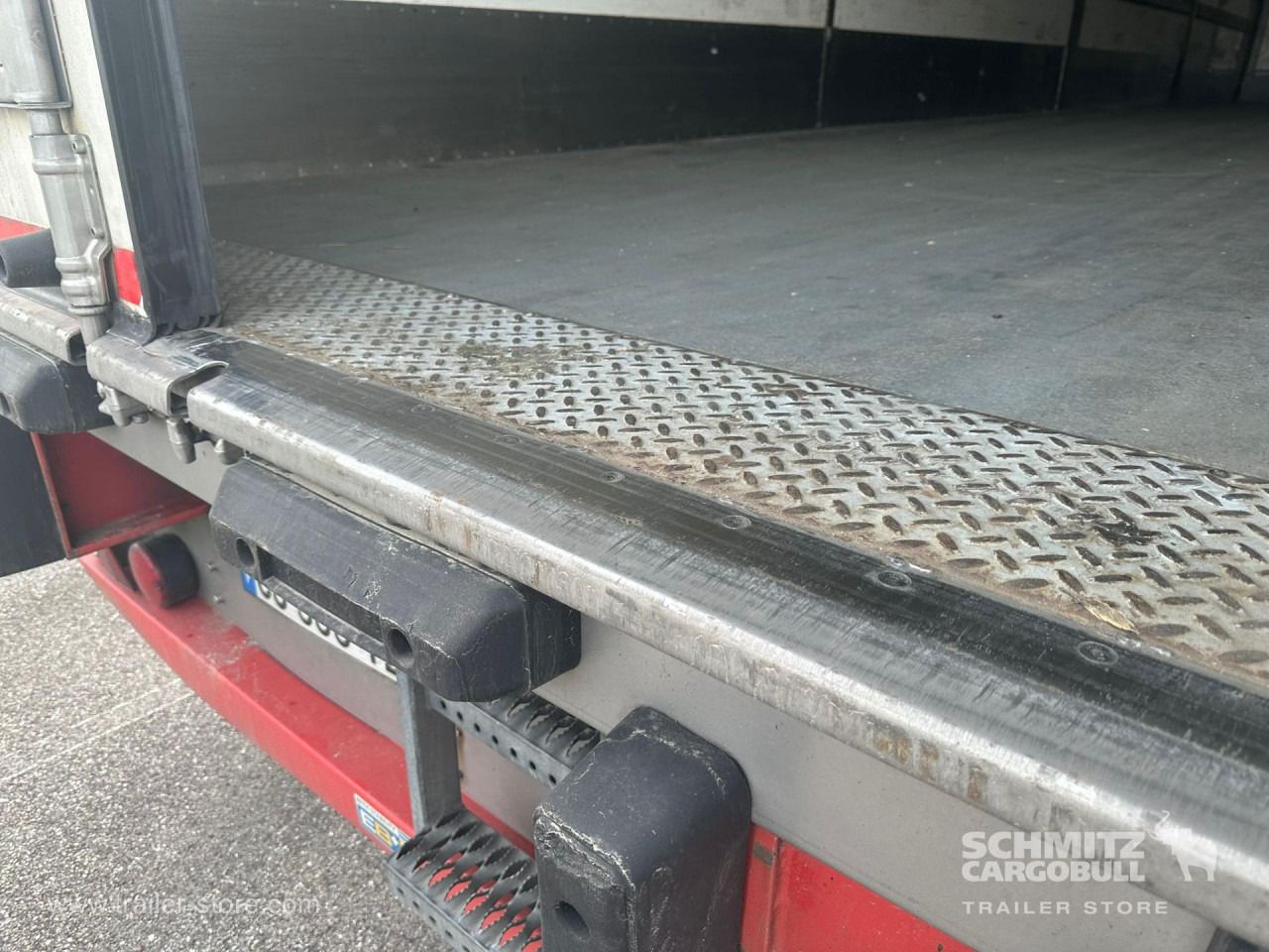 Reefer Standard - Isoterminen puoliperävaunu: kuva Reefer Standard - Isoterminen puoliperävaunu Reefer Standard - Isoterminen puoliperävaunu: kuva Reefer Standard - Isoterminen puoliperävaunu