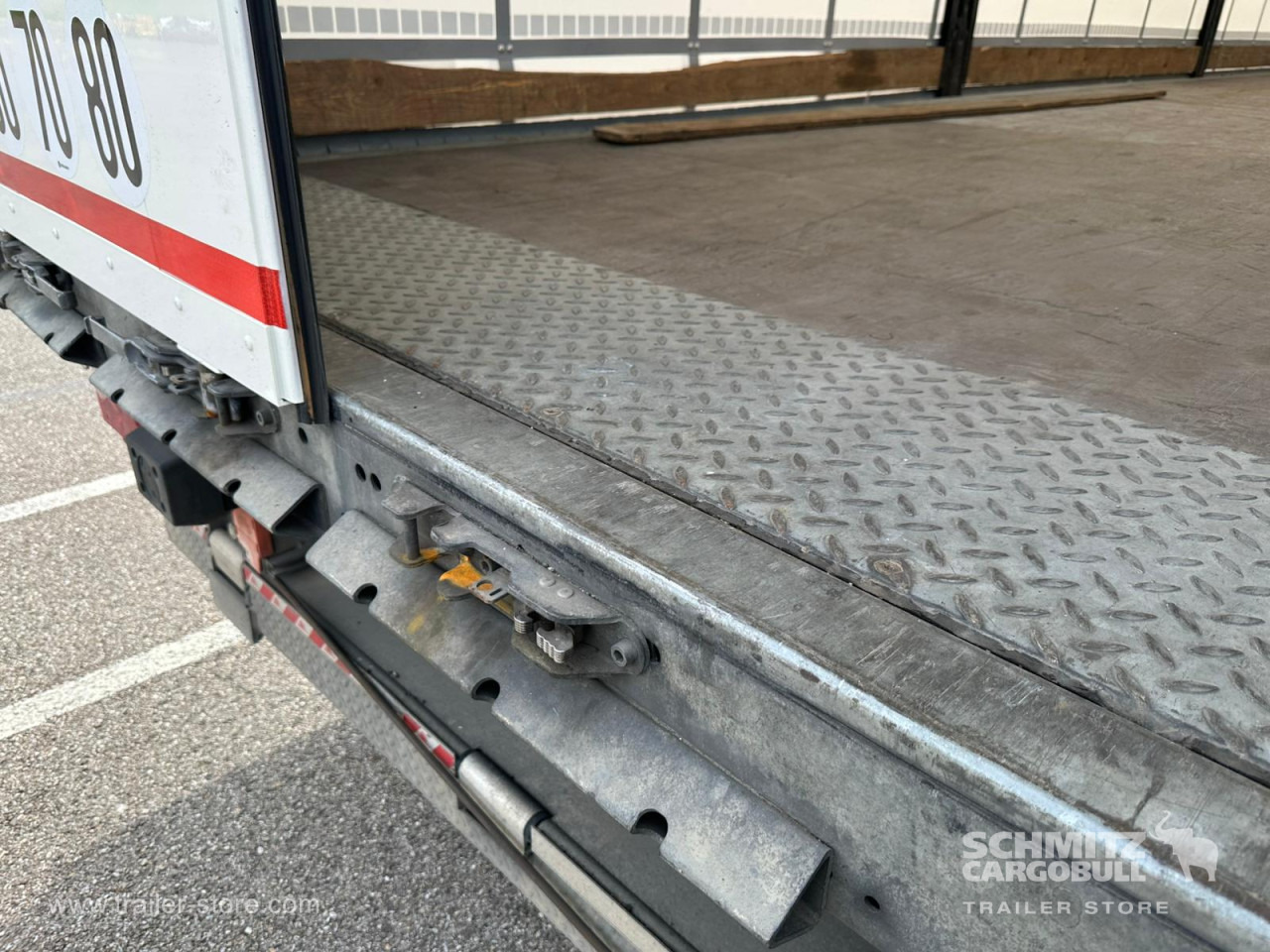 SCHMITZ Curtainsider Standard Taillift - Pressukapellipuoliperävaunu: kuva SCHMITZ Curtainsider Standard Taillift - Pressukapellipuoliperävaunu SCHMITZ Curtainsider Standard Taillift - Pressukapellipuoliperävaunu: kuva SCHMITZ Curtainsider Standard Taillift - Pressukapellipuoliperävaunu