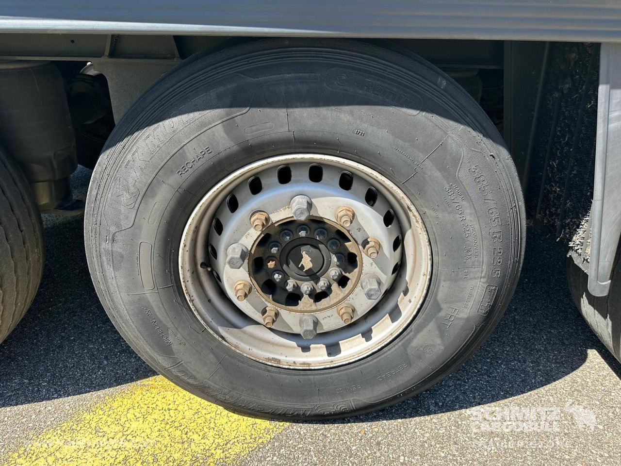 SCHMITZ Reefer Multitemp Double deck Taillift - Isoterminen puoliperävaunu: kuva SCHMITZ Reefer Multitemp Double deck Taillift - Isoterminen puoliperävaunu SCHMITZ Reefer Multitemp Double deck Taillift - Isoterminen puoliperävaunu: kuva SCHMITZ Reefer Multitemp Double deck Taillift - Isoterminen puoliperävaunu