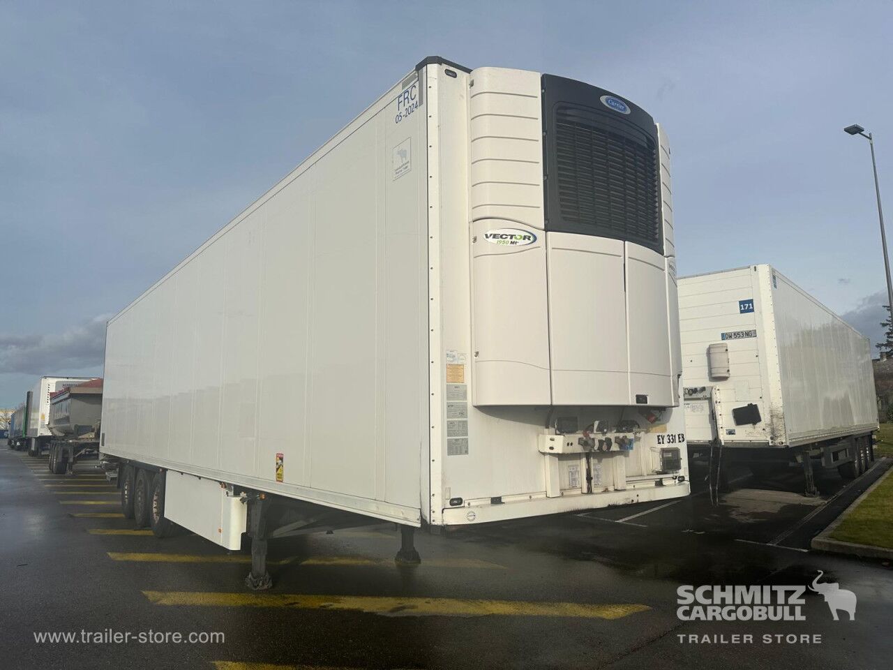 SCHMITZ Reefer Multitemp Double deck Taillift - Isoterminen puoliperävaunu: kuva SCHMITZ Reefer Multitemp Double deck Taillift - Isoterminen puoliperävaunu SCHMITZ Reefer Multitemp Double deck Taillift - Isoterminen puoliperävaunu: kuva SCHMITZ Reefer Multitemp Double deck Taillift - Isoterminen puoliperävaunu