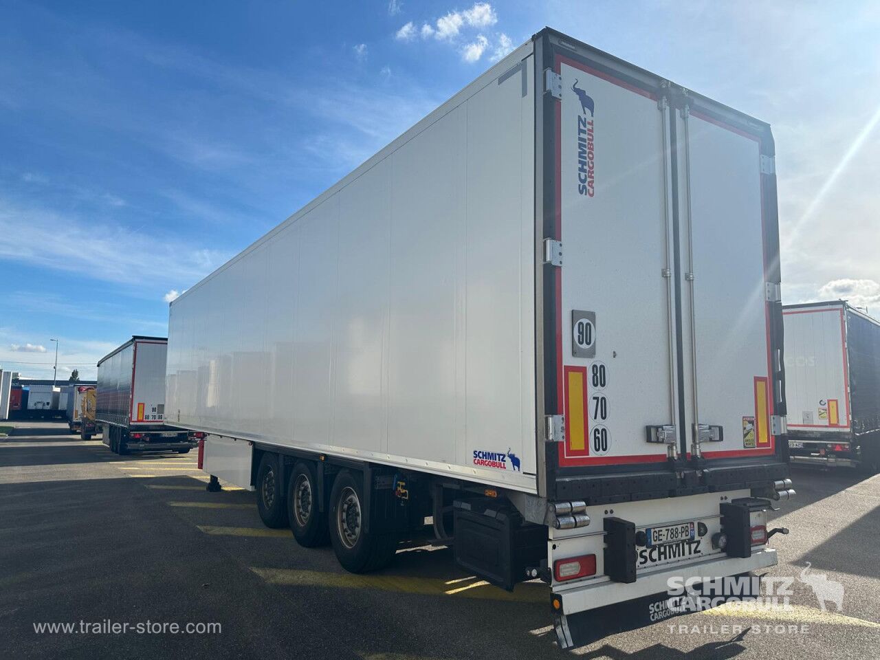 SCHMITZ Reefer Standard - Isoterminen puoliperävaunu: kuva SCHMITZ Reefer Standard - Isoterminen puoliperävaunu SCHMITZ Reefer Standard - Isoterminen puoliperävaunu: kuva SCHMITZ Reefer Standard - Isoterminen puoliperävaunu