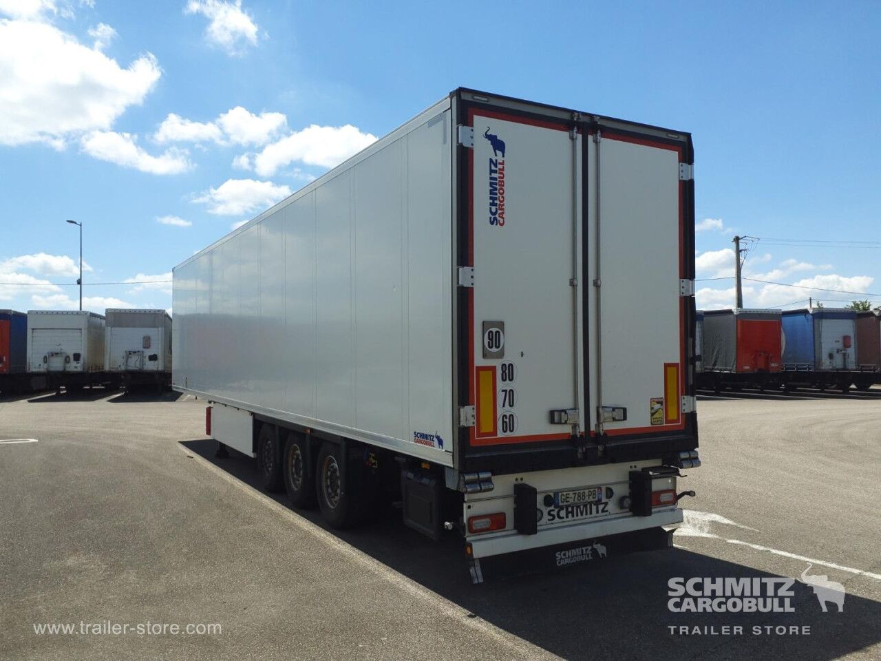 SCHMITZ Reefer Standard - Isoterminen puoliperävaunu: kuva SCHMITZ Reefer Standard - Isoterminen puoliperävaunu SCHMITZ Reefer Standard - Isoterminen puoliperävaunu: kuva SCHMITZ Reefer Standard - Isoterminen puoliperävaunu