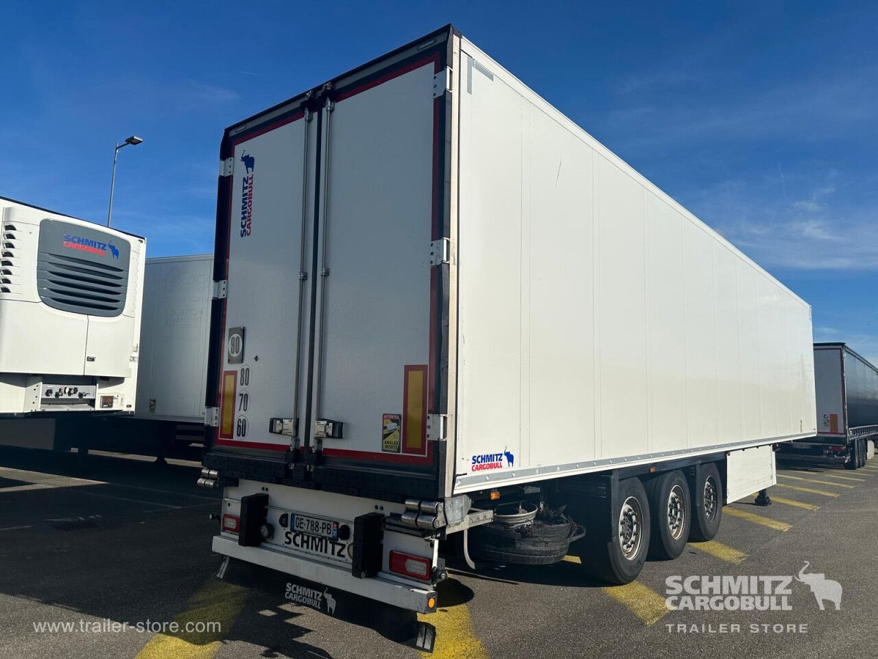 SCHMITZ Reefer Standard - Isoterminen puoliperävaunu: kuva SCHMITZ Reefer Standard - Isoterminen puoliperävaunu SCHMITZ Reefer Standard - Isoterminen puoliperävaunu: kuva SCHMITZ Reefer Standard - Isoterminen puoliperävaunu