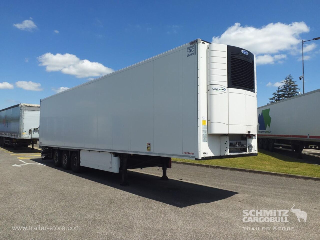 SCHMITZ Reefer Standard - Isoterminen puoliperävaunu: kuva SCHMITZ Reefer Standard - Isoterminen puoliperävaunu SCHMITZ Reefer Standard - Isoterminen puoliperävaunu: kuva SCHMITZ Reefer Standard - Isoterminen puoliperävaunu