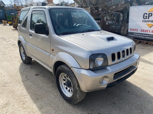Suzuki Jimny - Henkilöauto: kuva Suzuki Jimny - Henkilöauto Suzuki Jimny - Henkilöauto: kuva Suzuki Jimny - Henkilöauto